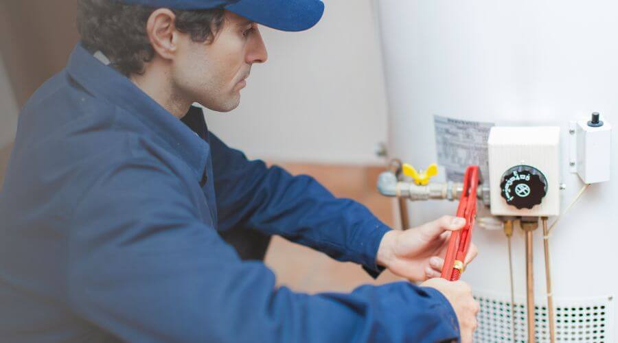 Professional expert plumbing services in South English, IA